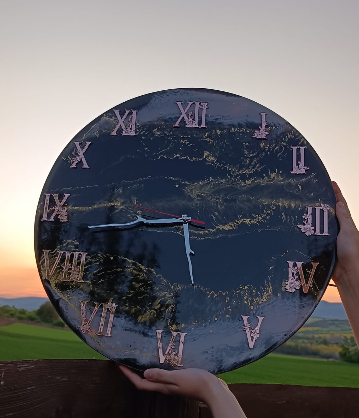 Nástěnné hodiny "Zlaté vlny"